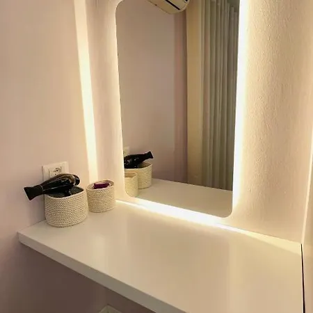 Apartament Lovely *