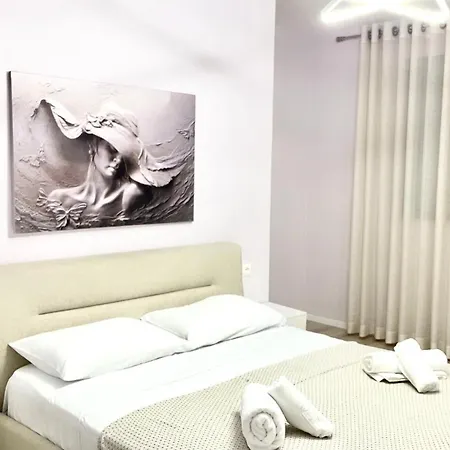 Lovely Apartamento Tirana